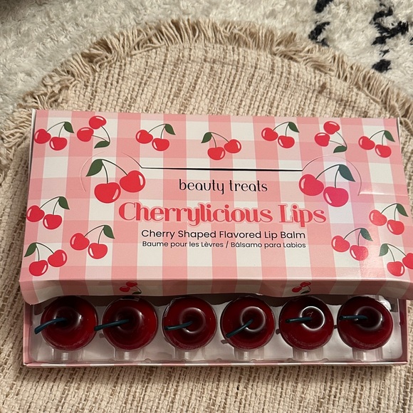 24 pices..Cherrylicious Lips Cherry Shaped Lip Balm - Picture 1 of 7